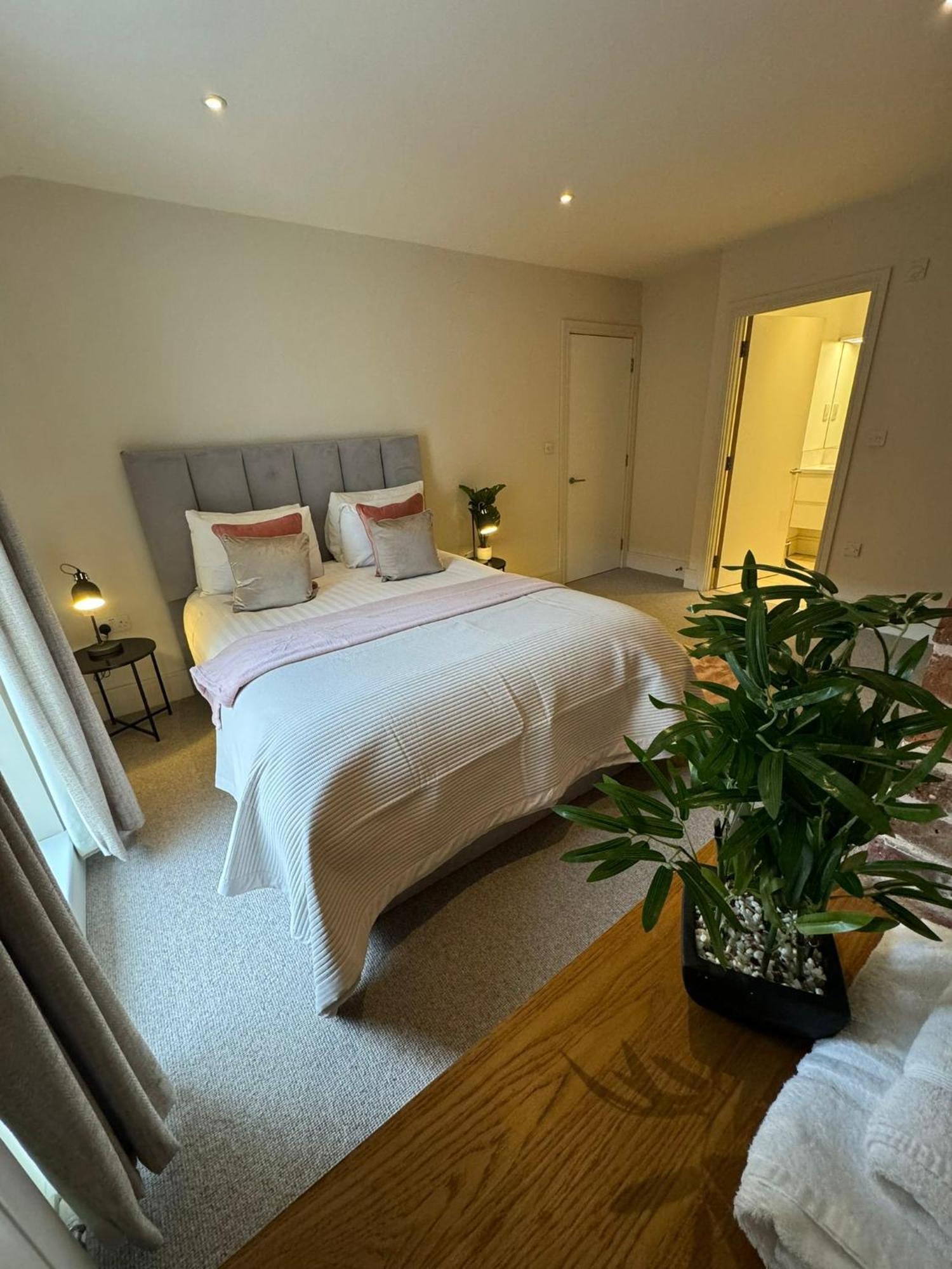 Апартаменты Osbourne House Pink 2 Bed, 2 And Half Bath Бирмингем Экстерьер фото